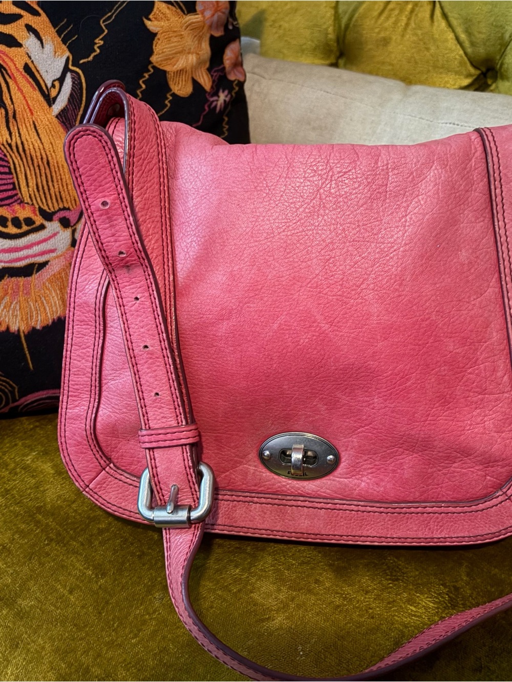 Fossil Rose-Pink Leather Shoulder Bag with Turn-Lock